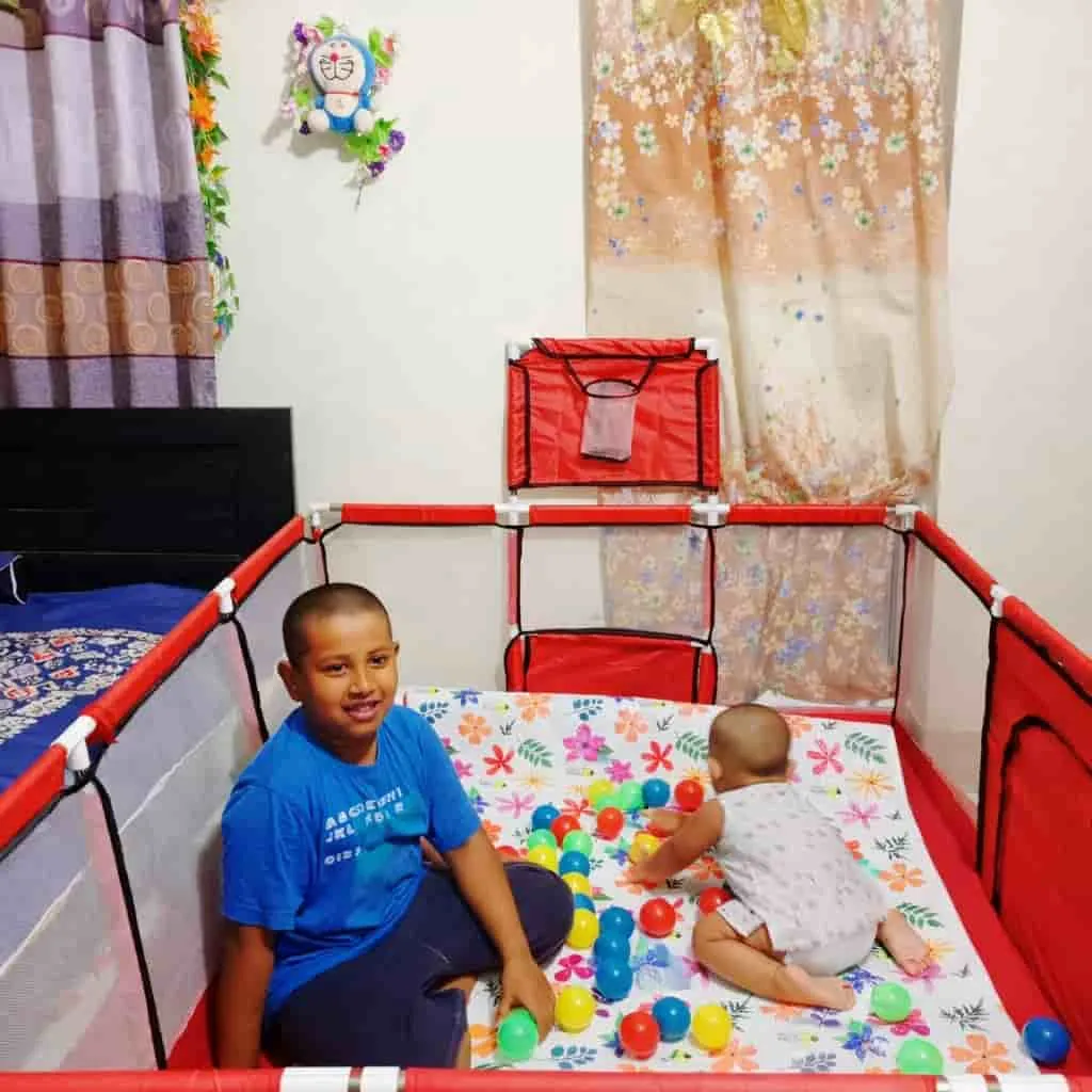 4x6 Feet Baby Playpen with 50 Balls & Waterproof Foam Mat - Image 4
